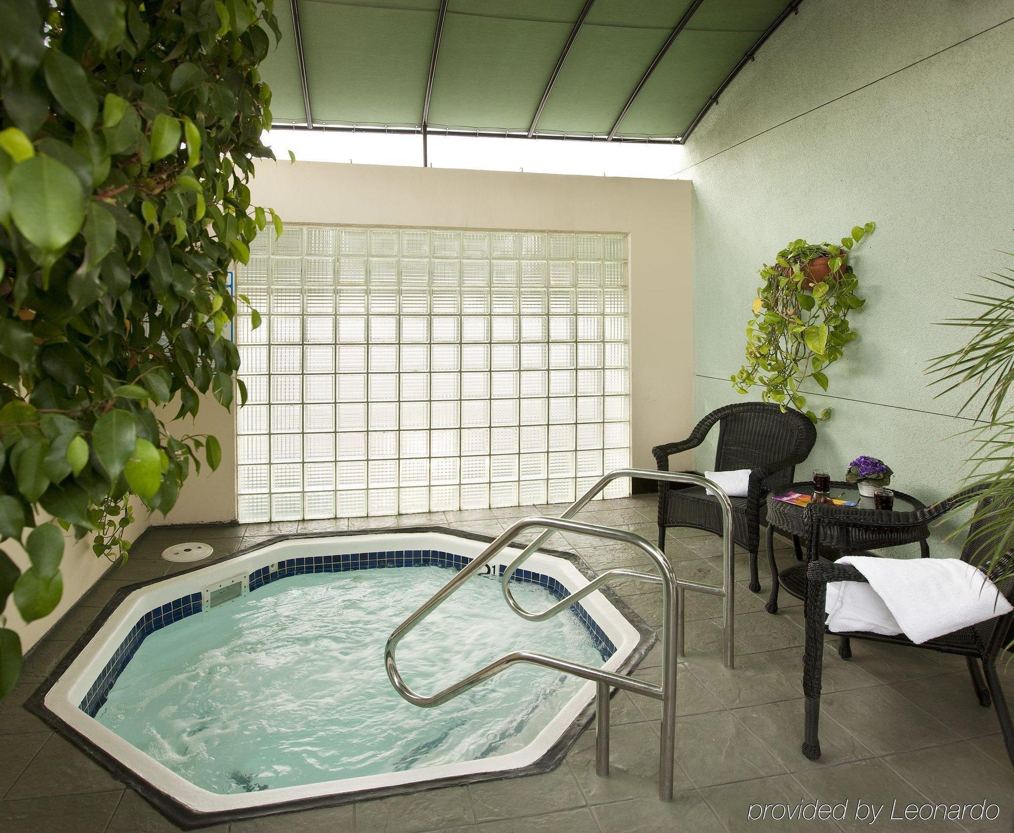 Carlyle Hotel Los Angeles